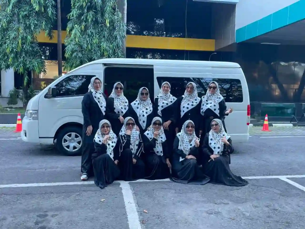 pelayanan tamu menggunakan hiace
