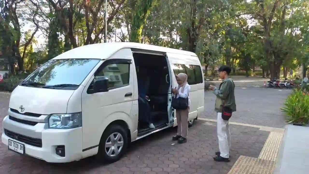 rental hiace makassar bone