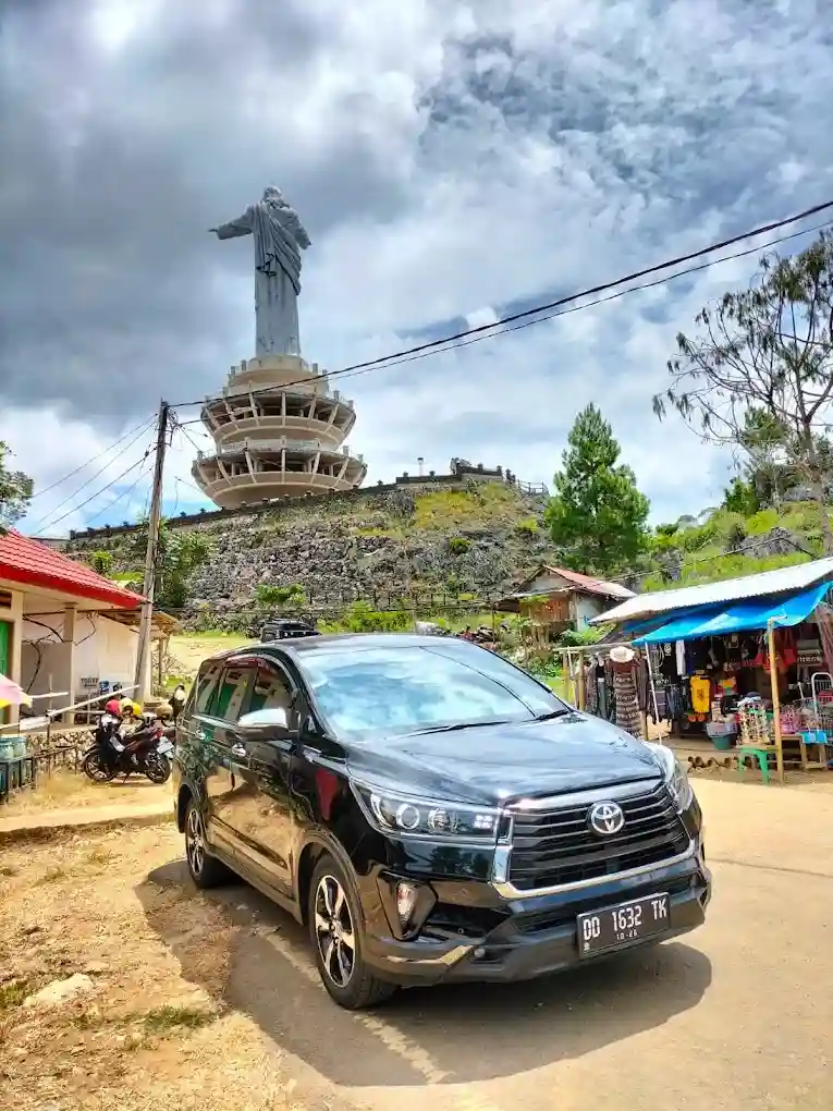 rental mobil innova reborn dengan driver - tri berkah abadi
